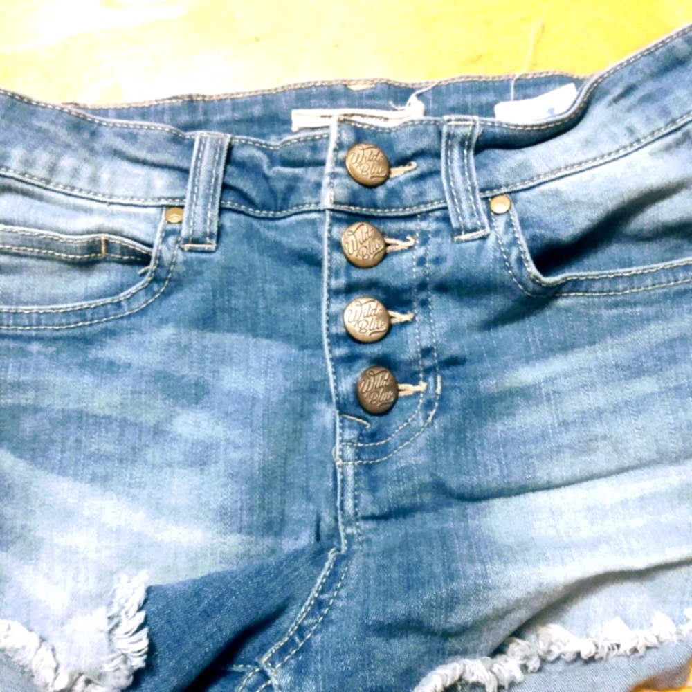 Junior ladies size 1 Wild Blue Cut off short style denim shorts